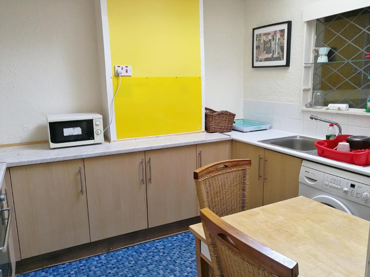 A Double Bedroom Near Glasgow City Centre Not In Great Condition Suitable For Short Stay 외부 사진