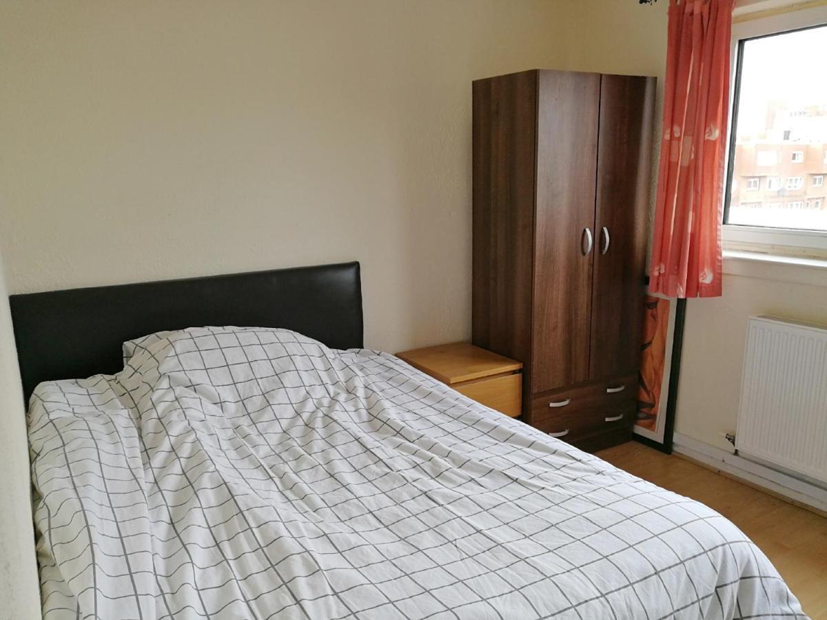 A Double Bedroom Near Glasgow City Centre Not In Great Condition Suitable For Short Stay 외부 사진